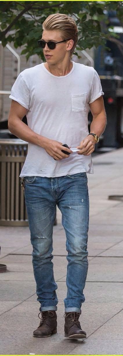 does austin butler smoke cigarettes.